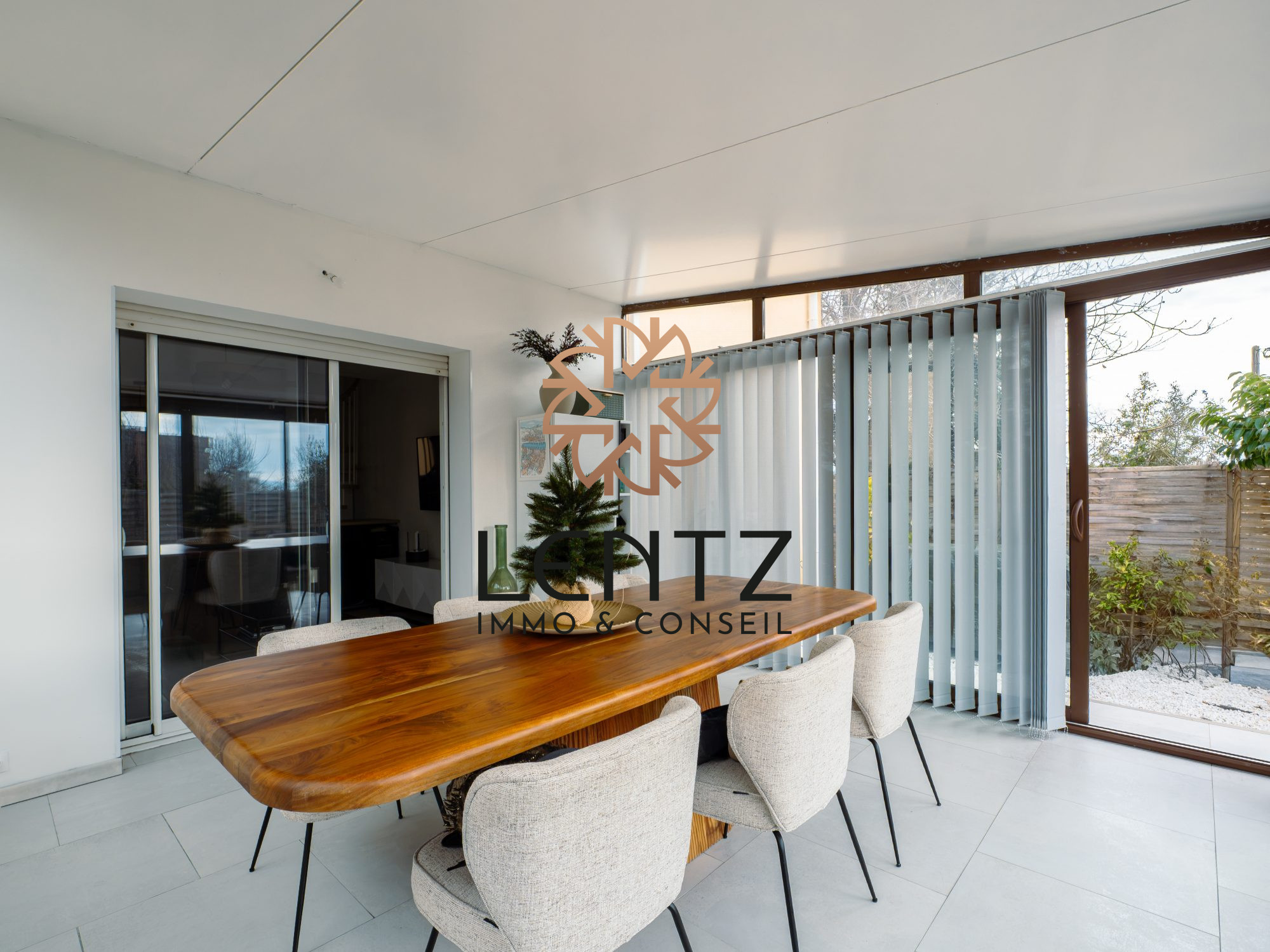 Coup-de-coeur-–-Maison-T2-meublee-avec-jardin-amp-parkings-REF-LM417-LENTZ-IMMO-amp-CONSEIL-1