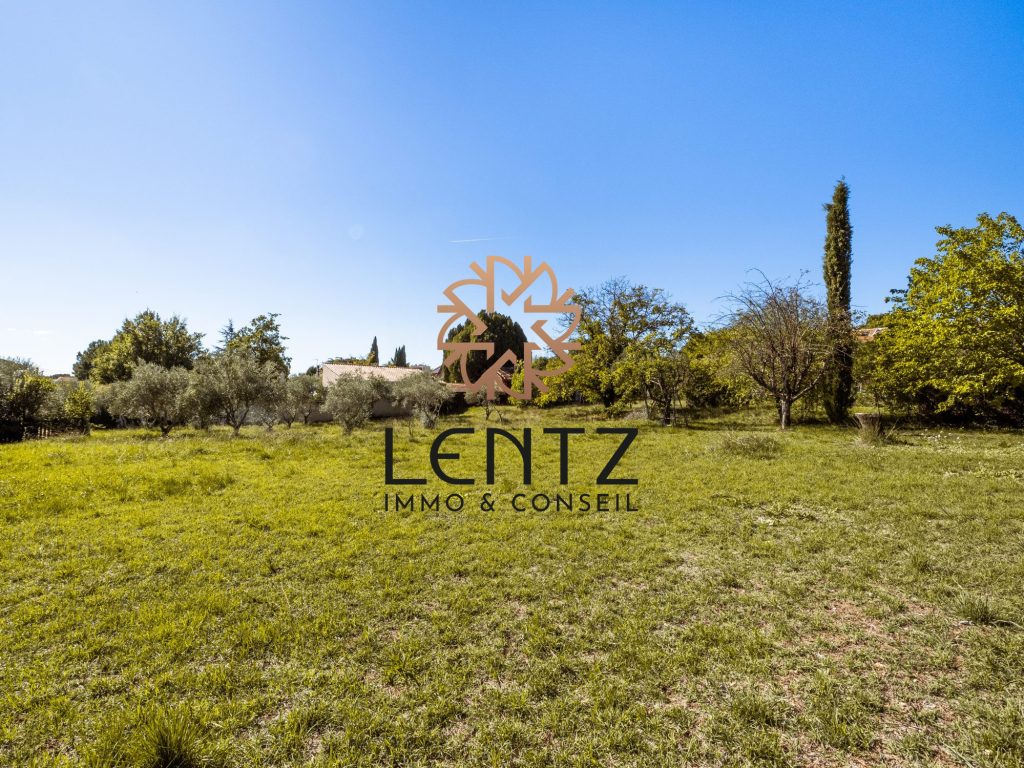 Terrain 2278 m² · à Manosque · 364 000 €